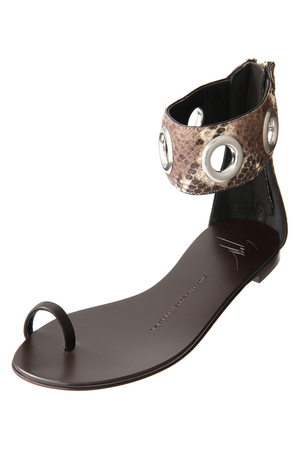 SALE 【70%OFF】 GIUSEPPE ZANOTTI DESIGN ジュゼッペ・ザノッティ・デザイン スネーク型押アンクルベルトフラットサンダル ベージュ