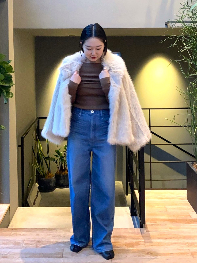 ELLE SHOP】「アッパーハイツ」の“THE NIECE”からストレッチ入り