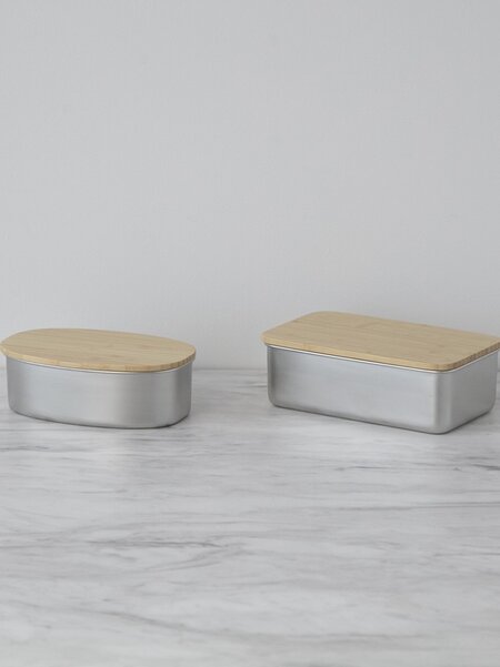 ひとまわり大きいスクエアタイプもあり