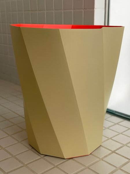 軽くて持ちやすい、実用を備えたデザイン