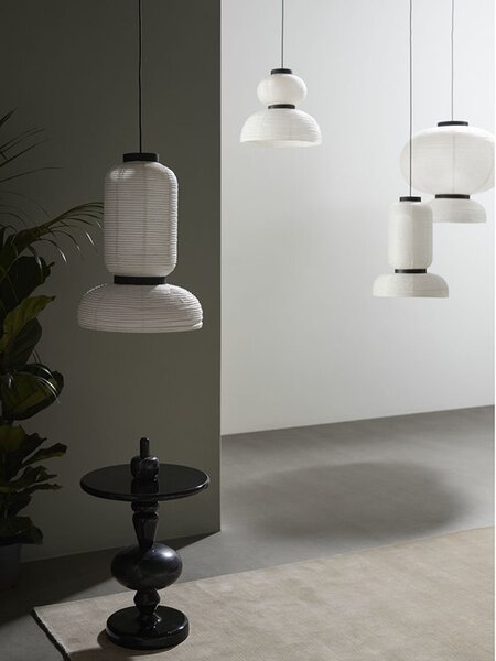 東洋の雰囲気も漂う「フォルマカミ」のペンダント