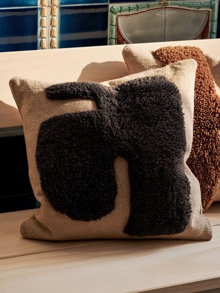 5 「ファームリビング」の“レイ クッション”