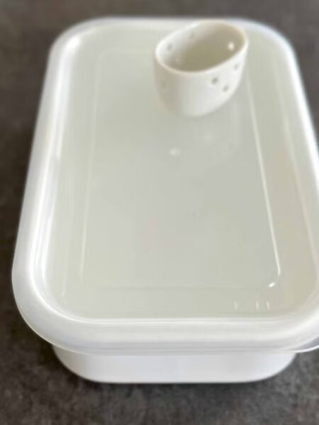 野田琺瑯らしい、すっきりしたデザイン