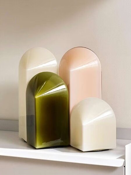 「ヘイ」の“パレード テーブルランプ”