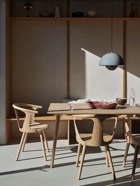 「アンドトラディション」の“インビトゥイーン チェア SK1”