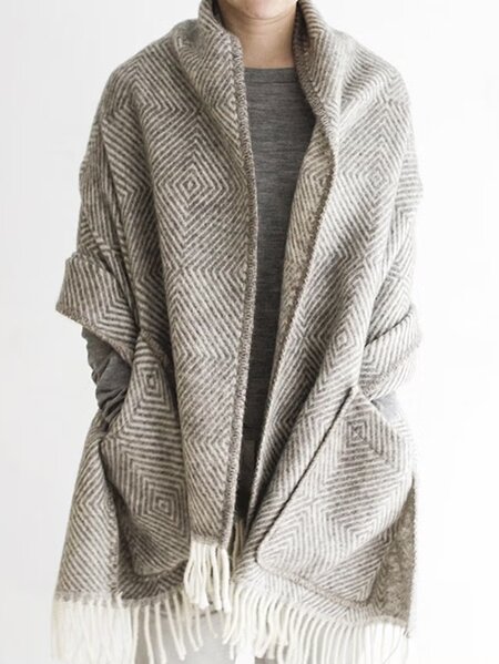 1 「﻿ラプアン カンクリ」の“MARIA pocket shawl 60x180cm+fringes”