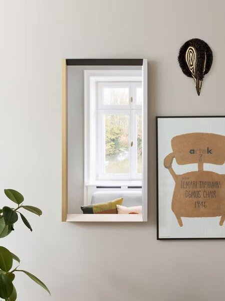 4「ヴィトラ」の“カラー フレーム ミラー”