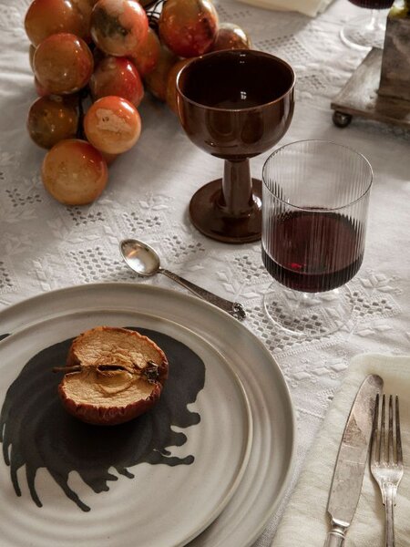 ブラウン&オリーブグリーン　色を取り入れるならグラスから