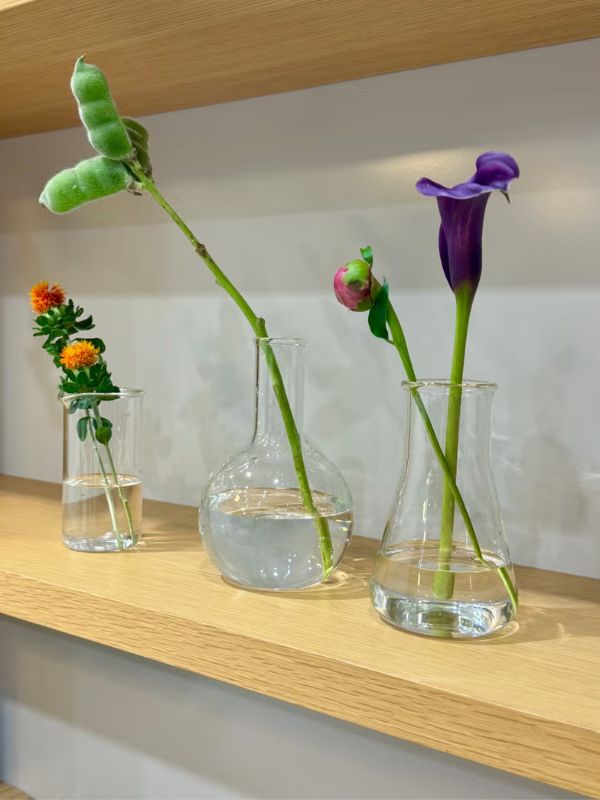 ELLE SHOP】『エル・デコ』エディターが偏愛する、最旬フラワーベース7