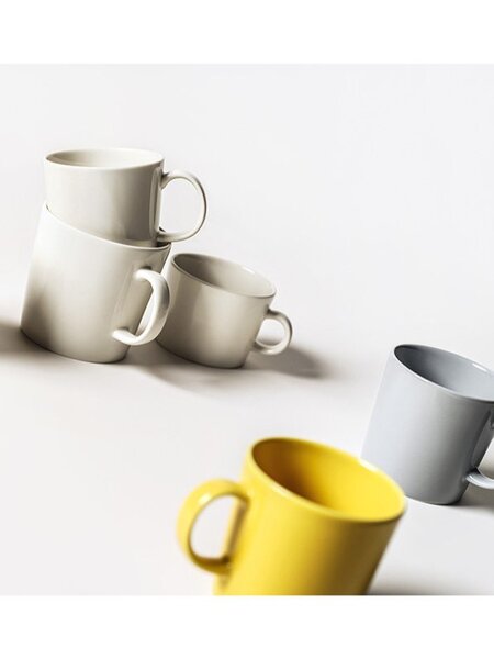 「イッタラ」の”ティーマ マグ”