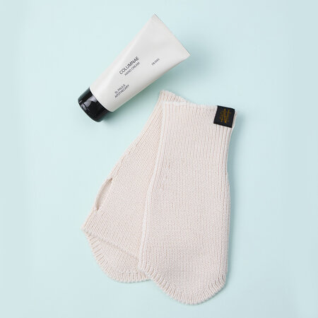 乳白色のハンドケアアイテム│ Saya