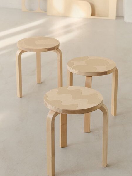 時代を超える名作「スツール 60」と「マリメッコ」との特別なコラボも