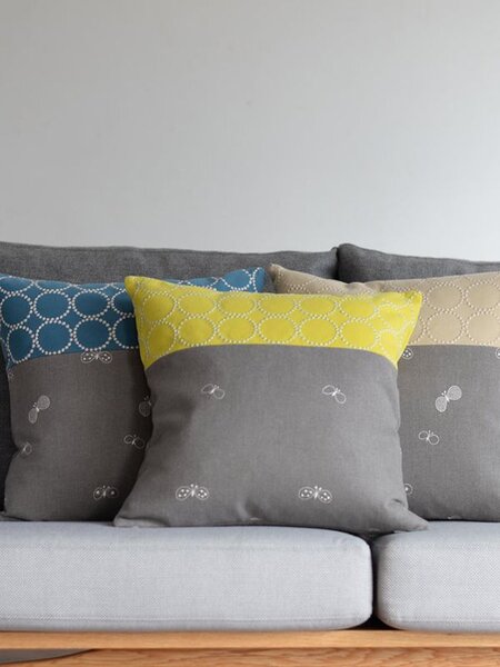 リラックスタイムを彩るクッション