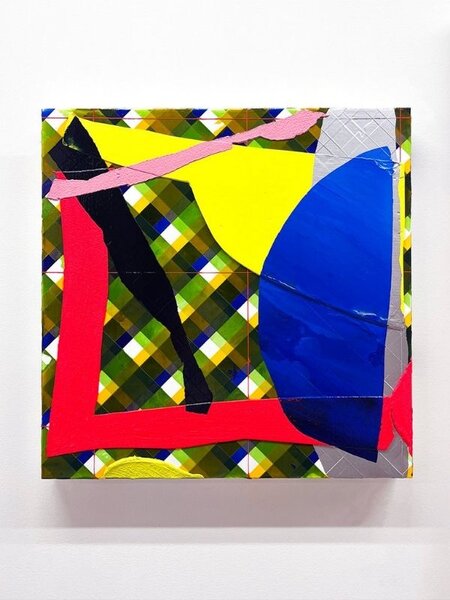 部屋の雰囲気を変えるアートを飾って