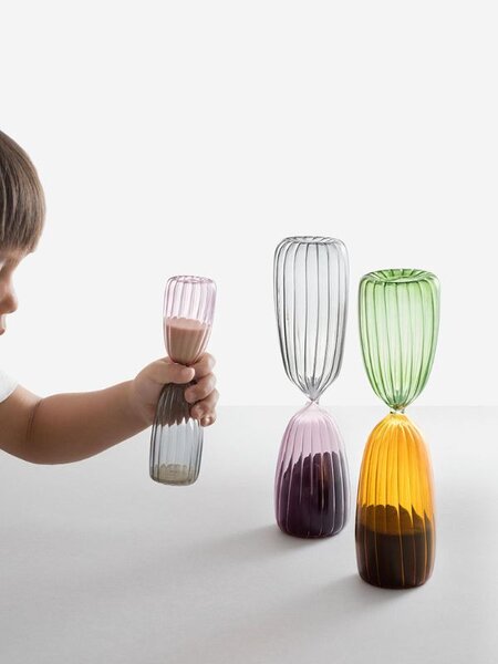 時の流れを楽しみに変える、ガラスの砂時計