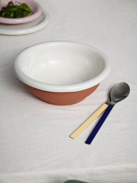 シリアルもスープも似合う「万能ボウル」を