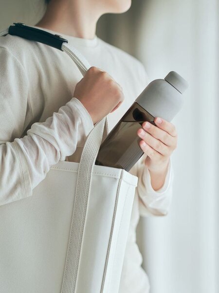 毎日持ち歩きたくなる、デザインのよいマイボトル