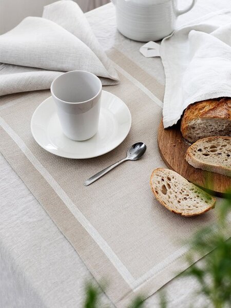 さらり涼やか、リネンのテーブルマット＆クロス