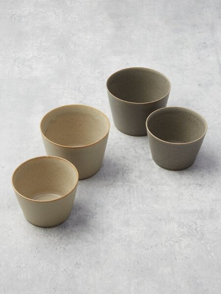 繊細な佇まいが涼感を誘う。「木村硝子店」の「dishes／ディシィーズ」シリーズ