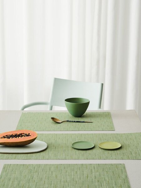 料理と器を引き立て、食卓を華やかに変えるテーブルマット