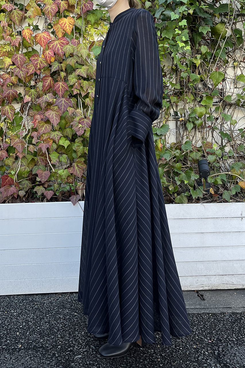 ELLE SHOP】冬ワンピースの着こなしをプレス・中田さんにASK！｜エル