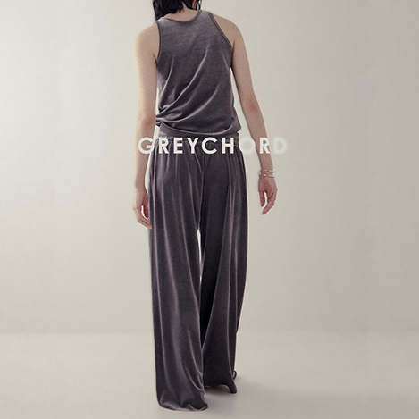 【新品】GREYCHORD ベロアパンツ LAYLA　サイズ０ GREYCHORD(グレイコード)のLAYLA（ベロアパンツ）通販 | 集英社