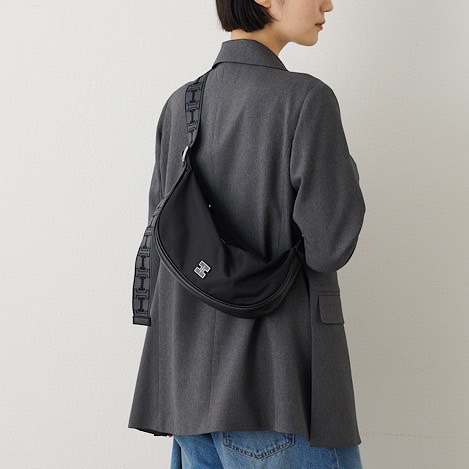 IACUCCI イアクッチ　ショルダーバッグ　ハンドバッグ IACUCCI イアクッチ ハンドバッグ GHIBLI ギブリ 4123