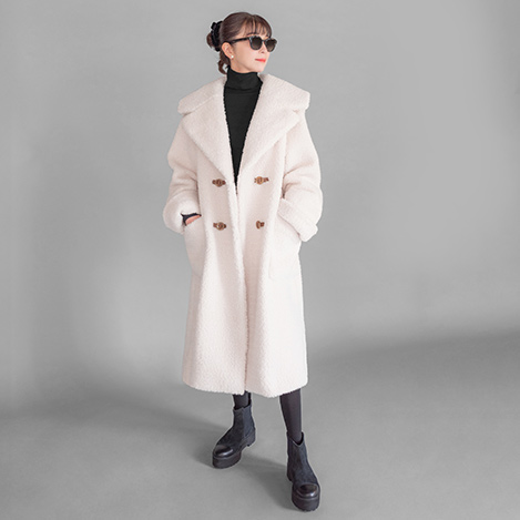 DAISY LIN/デイジーリン｜軽やかなロングコートで楽しむ、冬の