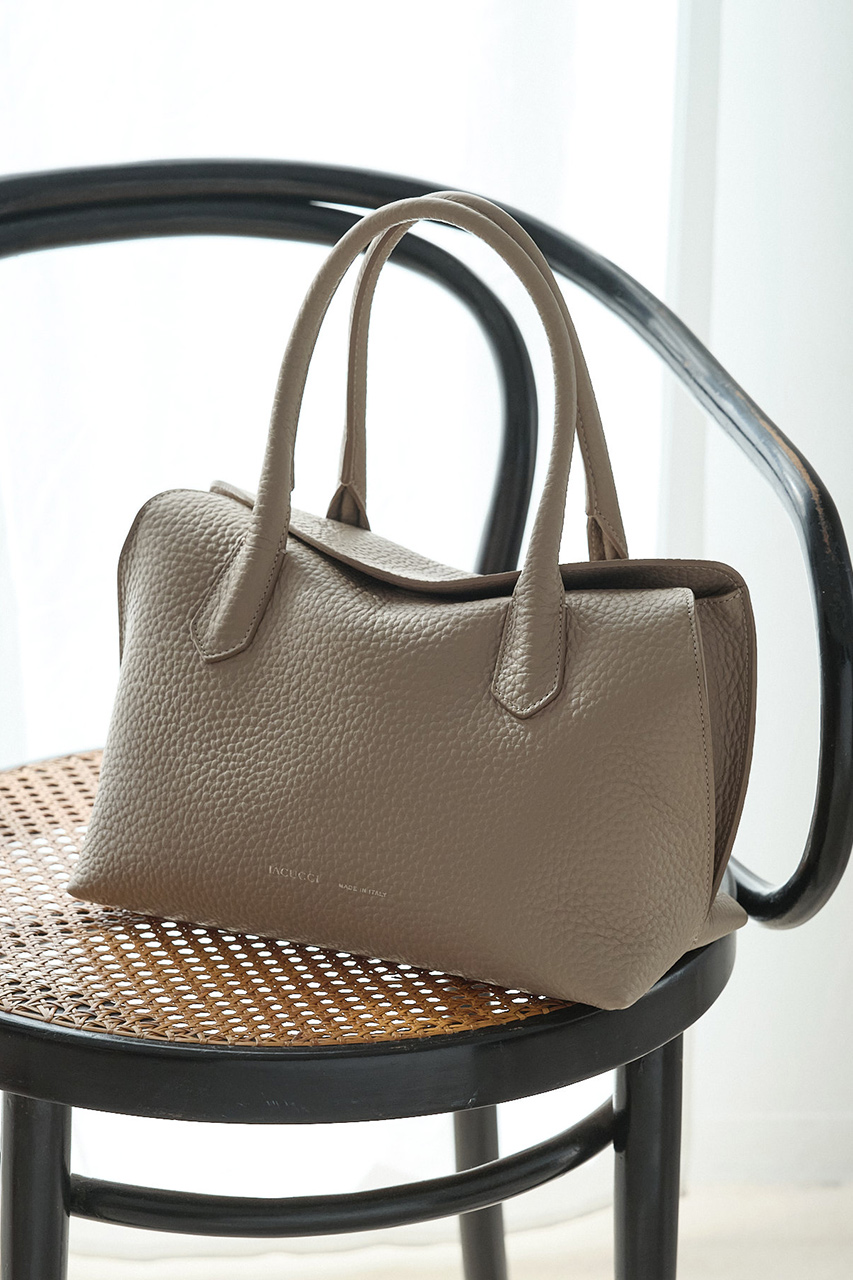 イアクッチ　ビジネスバッグ グレージュ IACUCCI/イアクッチ｜”通勤から休日まで。” スタッフがおすすめする