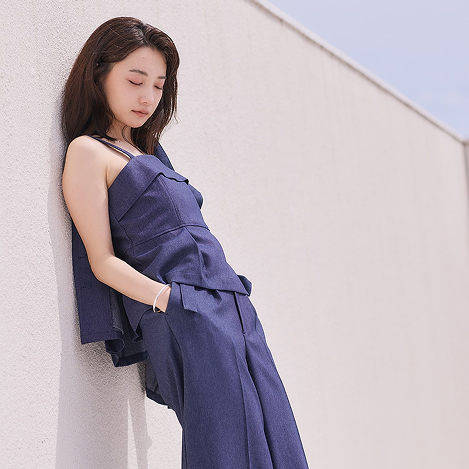 STRATA エストラータ デニムライクテーラードタックジレ 美品 STRATA