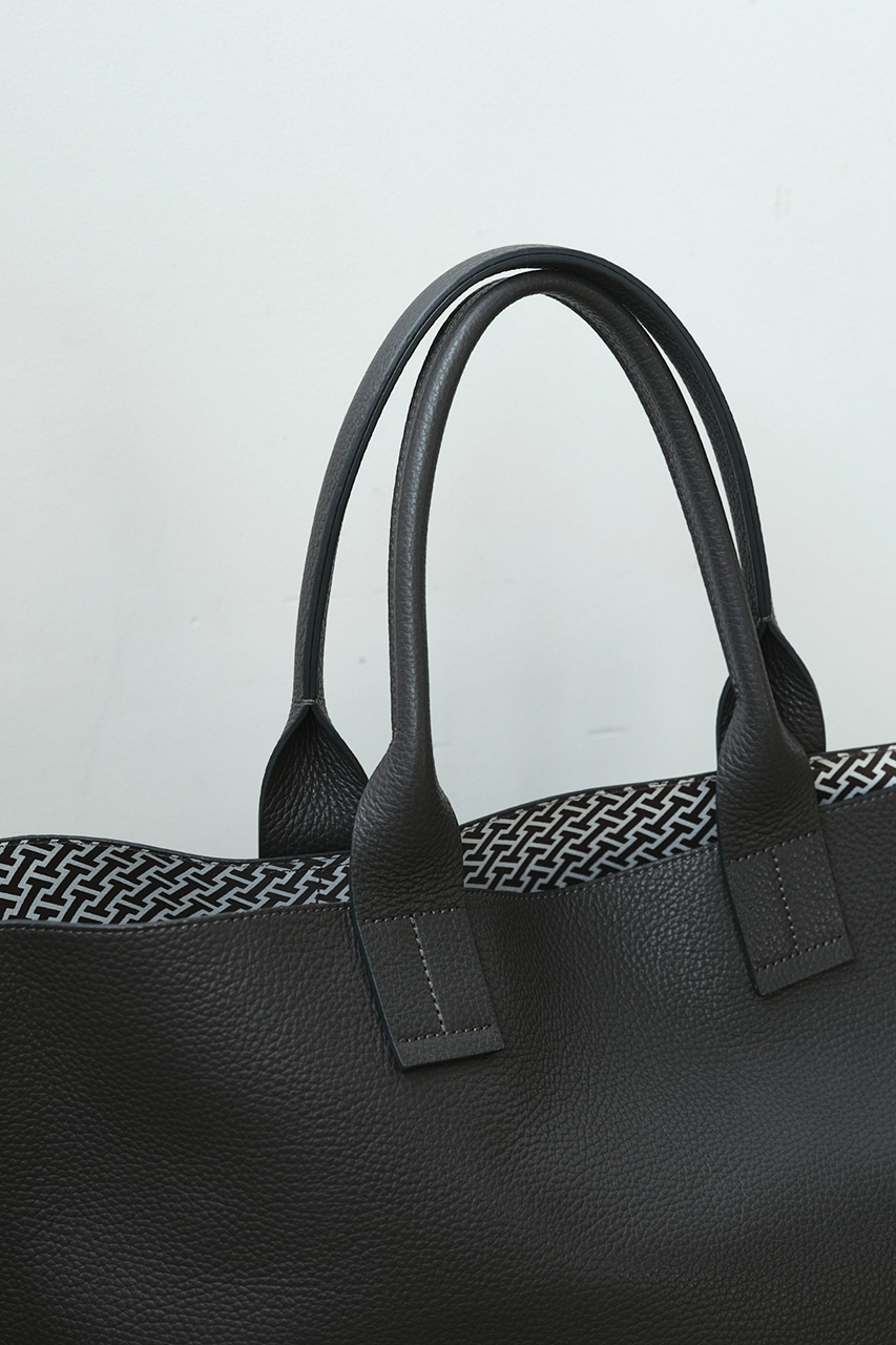 IACUCCI イアクッチ　オペラ　2way ブラック トートバッグ IACUCCI イアクッチ オペラ 2way ブラック トートバッグ