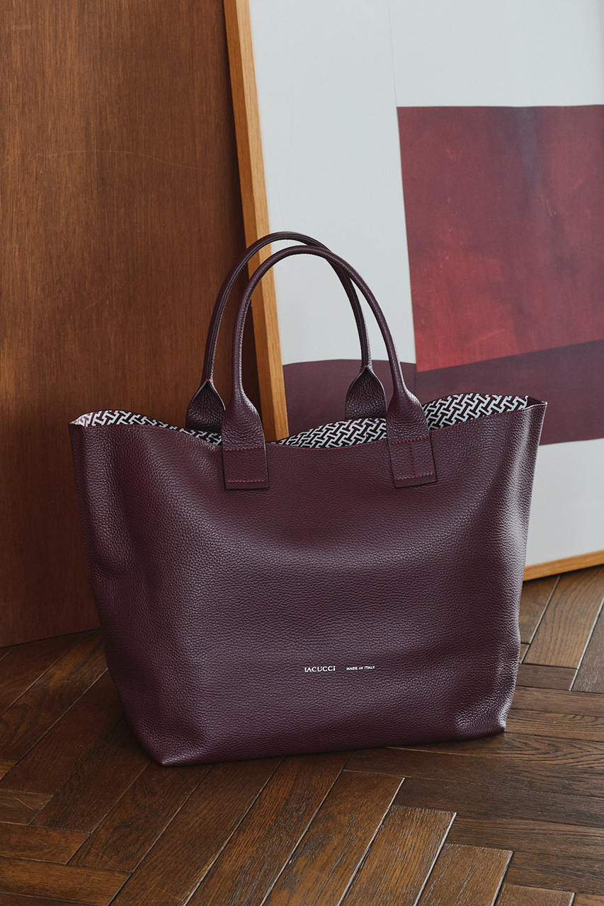 IACUCCI/イアクッチ｜レザーだけど軽い。イアクッチの定番
