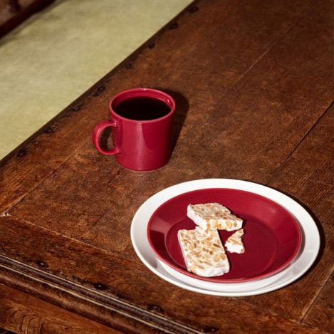 IITTALA/イッタラ｜「ティーマ」のシーズナルカラーと「プレイ