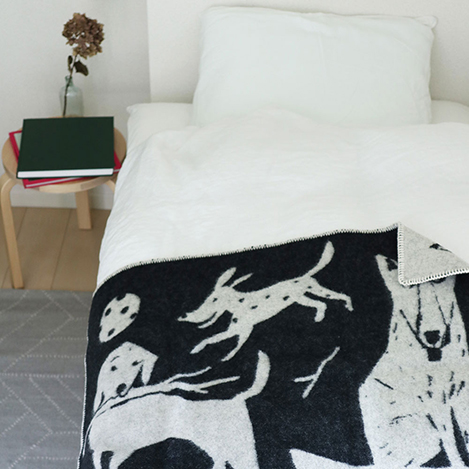 エディター厳選ブランケット！おしゃれなアイテムで寒さを乗り切る