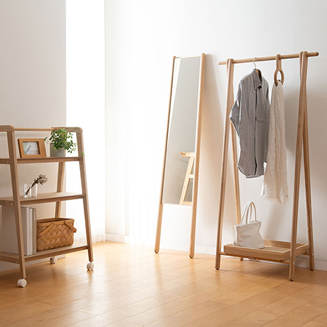 木の素材感が魅力、「コサイン」の家具で新生活をスタート！