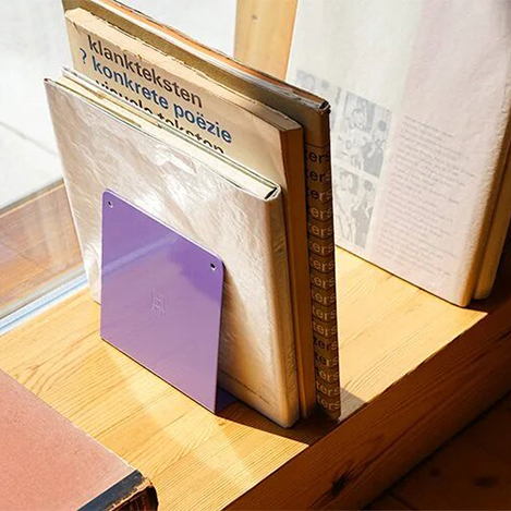 インテリアを模様替え！ カラフルなインテリア小物で空間を明るく