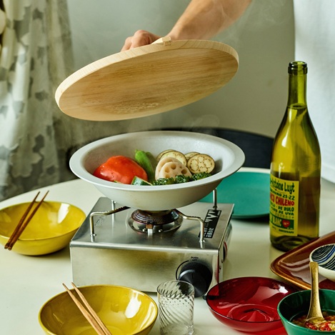 料理を直火にかけてそのまま食卓へ！ 新発想のアルミ製の鍋「HEGE」の魅力