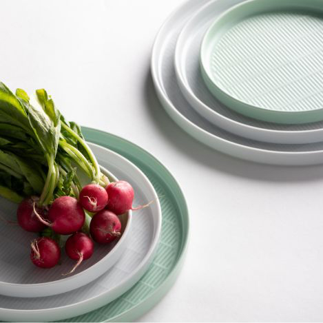 「2016/」から、シンプルでモダンなコレクションが到着！