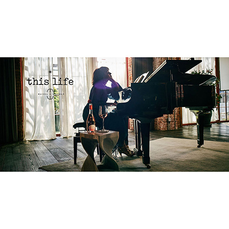 世界的シンガー、ノラ・ジョーンズが手がけたスパークリング＆ロゼワイン「This Life」を発売！