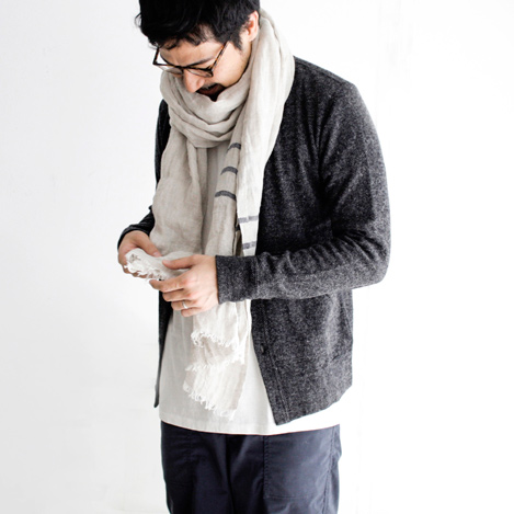 ユニセックスで使えるスカーフが登場！