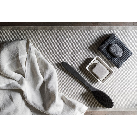 この夏は、リネンがトレンド！　USVAシリーズに新色の「ホワイト」が登場！