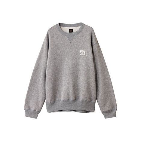 旅行からデイリーまで活躍するスウェット＆Tシャツ