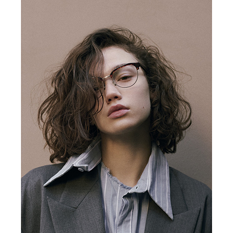 顔まわりをセンスアップ！　オンオフで活躍する最新アイウェア