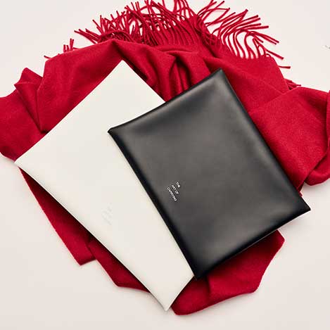 毎日に溶け込む、コンパクトバッグのギフト