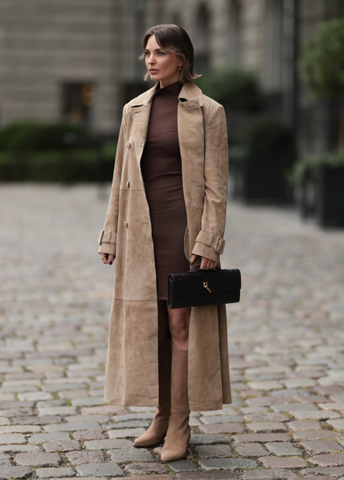 秋色が映えるスエード小物で、素材感から秋を感じて