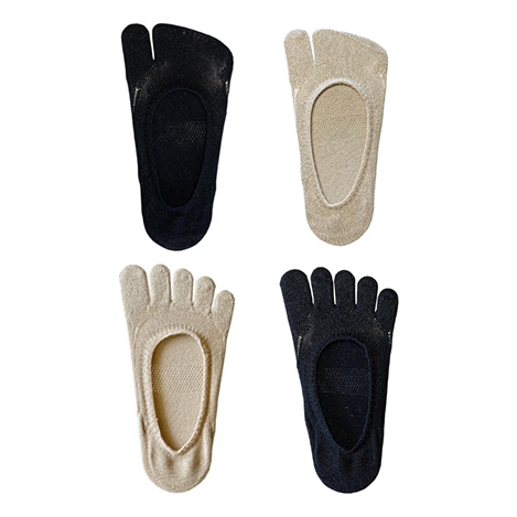 さりげないラメがキラキラと輝く、スニーカーソックスをピックアップ！