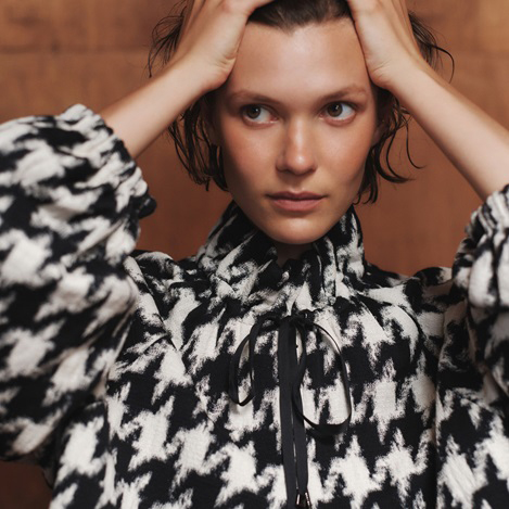 羽織りアイテムで秋の着こなしへシフトチェンジ