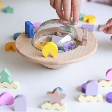 「キコアンドジジ」ギフトにもおすすめ! UFO型のおもちゃが登場