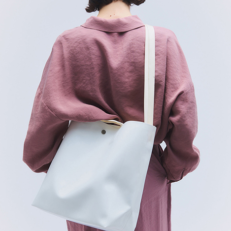 冬のスタイルを一新する「ジ アートオブキャリング」のバッグ