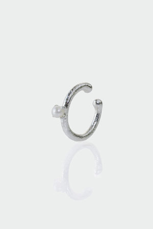 アヤミ ジュエリー/AYAMI jewelryの【ELLE SHOP限定】パールミニイヤーカフ（片耳用）